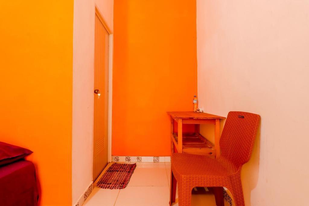 Pinky Guest House Syariah Kota Batu エクステリア 写真