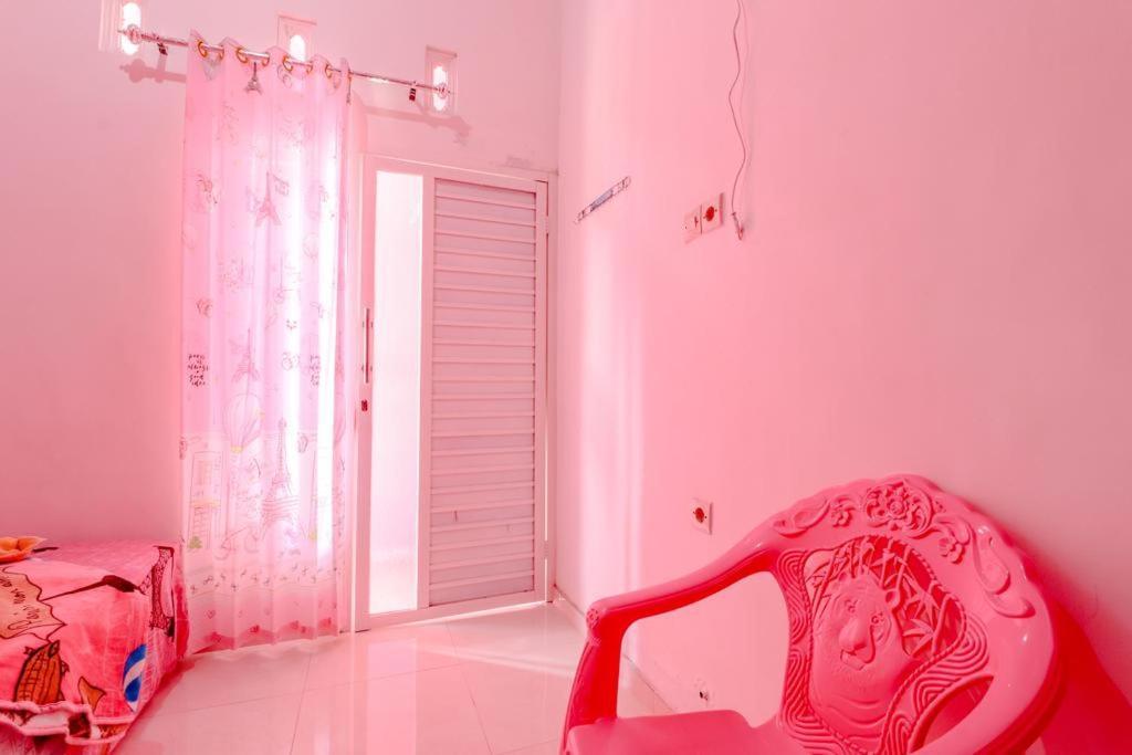Pinky Guest House Syariah Kota Batu エクステリア 写真