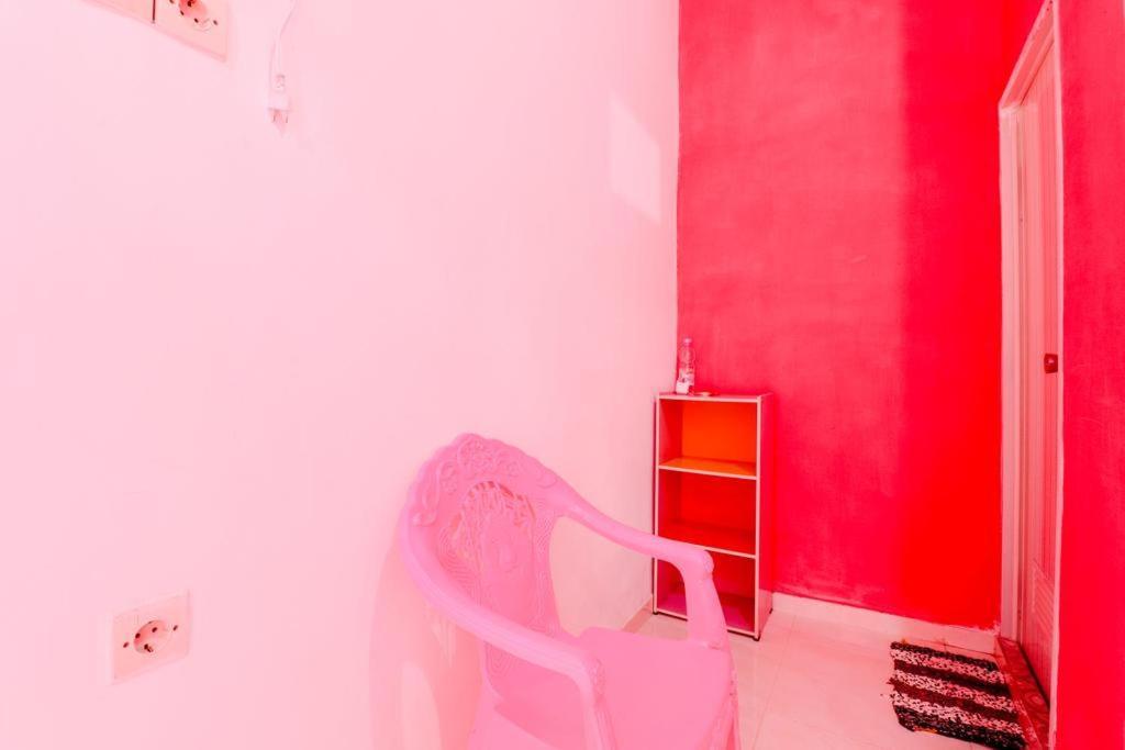 Pinky Guest House Syariah Kota Batu エクステリア 写真